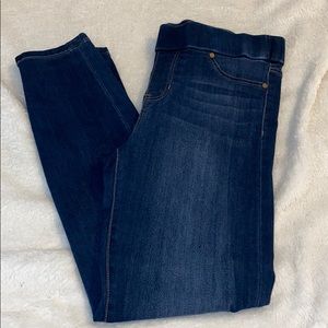Women’s Skinny Jegging.